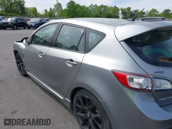 2013 Mazda 3 Mazdaspeed3 Touring z VIN JM1BL1L32D1728205, wystawiony jako IAAI lot #42069808 z przebiegiem Nie podano mil oraz . Historia ofert i sprzedaży dostępna na DreamBid. Obrazek 3.