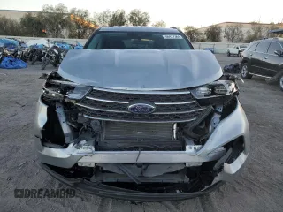 2024 Ford Explorer XLT with VIN 1FMSK7DH9RGA41481, listed as a Copart auction lot 43272945 with 12,559 mi miles and Salvage Title. Bid and sale history available at carsss.com. Image 5.