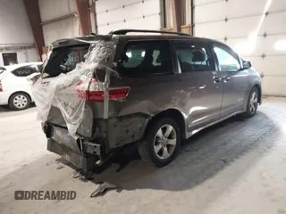 2018 Toyota Sienna LE Auto Access Seat with VIN 5TDKZ3DC4JS906025, listed as a IAAI auction lot 41078552 with 227,565 mi miles. Bid and sale history available at carsss.com. Image 4.