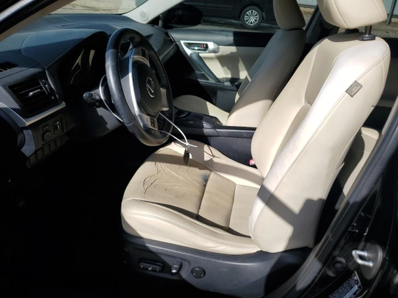 2012 Lexus CT 200h z VIN JTHKD5BH8C2074884, wystawiony jako Copart lot #53290585 z przebiegiem 99 476 mil mil oraz Szkoda całkowita • Salvage title. Historia ofert i sprzedaży dostępna na DreamBid. Obrazek 7.