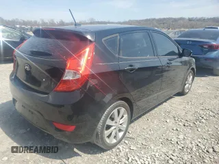2013 Hyundai Accent SE z VIN KMHCU5AE1DU075065, wystawiony jako Copart lot #51508615 z przebiegiem 196 419 mil mil oraz Czysty tytuł • Clean title. Historia ofert i sprzedaży dostępna na DreamBid. Obrazek 3.