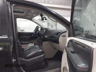 2014 Chrysler Town & Country Limited z VIN 2C4RC1GG0ER112673, wystawiony jako IAAI lot #42487731 z przebiegiem 107 207 mil mil oraz . Historia ofert i sprzedaży dostępna na DreamBid. Obrazek 5.