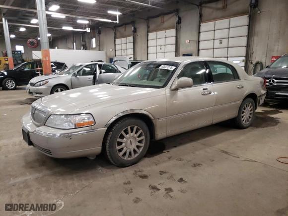 2007 Lincoln Town Car Signature with VIN 1LNHM81V77Y627768, listed as a Copart auction lot 43827375 with 0 mi miles and Salvage Title. Bid and sale history available at carsss.com. Image 1.