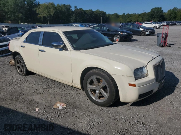 2008 Chrysler 300 LX with VIN 2C3KA43R08H188778, listed as a Copart auction lot 72381064 with 234,404 mi miles and Salvage Title. Bid and sale history available at carsss.com. Image 4.