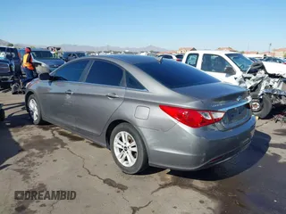 2012 Hyundai Sonata GLS z VIN 5NPEB4AC4CH478607, wystawiony jako IAAI lot #42276445 z przebiegiem 173 812 mil mil oraz . Historia ofert i sprzedaży dostępna na DreamBid. Obrazek 3.