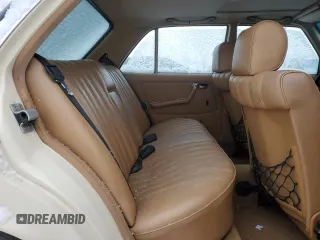 1983 Mercedes-Benz 300 D with VIN WDBAB33A0DB016017, listed as a Copart auction lot 84801634 with 226,074 mi miles and Clean Title. Bid and sale history available at carsss.com. Image 10.