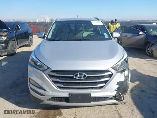 2017 Hyundai Tucson Value with VIN KM8J33A22HU457809, listed as a IAAI auction lot 41632652 with 26,154 mi miles. Bid and sale history available at carsss.com. Image 12.