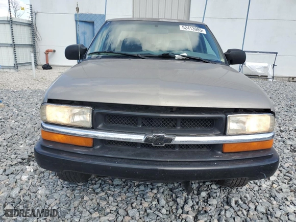 2003 Chevrolet S-10 with VIN 1GCCS19H938183538, listed as a Copart auction lot 52413985 with 0 mi miles and Salvage Title. Bid and sale history available at carsss.com. Image 5.