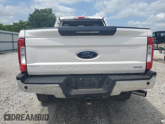 2017 Ford F-250 Lariat z VIN 1FT7W2B60HEC78227, wystawiony jako Copart lot #59498725 z przebiegiem 84 672 mil mil oraz Szkoda całkowita • Salvage title. Historia ofert i sprzedaży dostępna na DreamBid. Obrazek 6.