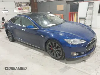 2015 Tesla Model S 85D with VIN 5YJSA1E44FF105819, listed as a IAAI auction lot 41595597 with 46,485 mi miles. Bid and sale history available at carsss.com. Image 1.