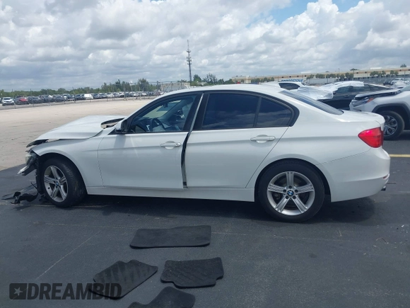 2013 BMW 3 Series 328i xDrive с VIN WBA3B5C54DF597262, выставлен на аукционе IAAI как лот 42640101 с пробегом 109 136 миль миль и . История ставок и продаж доступна на DreamBid. Изображение 14.