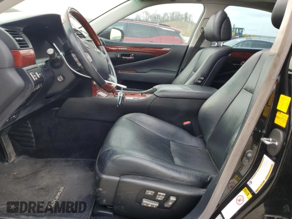 2011 Lexus LS 460 z VIN JTHCL5EF6B5010003, wystawiony jako Copart lot #54546225 z przebiegiem 279 058 mil mil oraz Nie do naprawy • Non repairable. Historia ofert i sprzedaży dostępna na DreamBid. Obrazek 7.