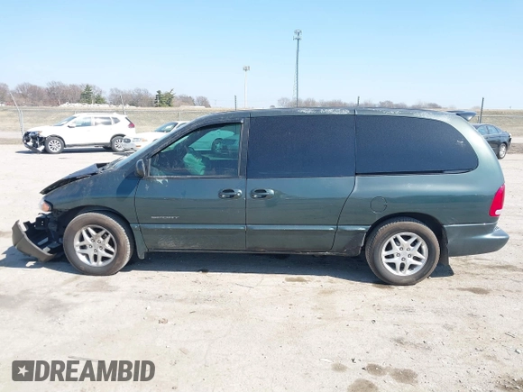 2000 Dodge Caravan SE with VIN 2B4GP44GXYR612794, listed as a IAAI auction lot 41800030 with 485,798 mi miles. Bid and sale history available at carsss.com. Image 14.
