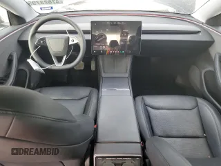 2024 Tesla Model 3 z VIN 5YJ3E1EAXRF741132, wystawiony jako Copart lot #47823795 z przebiegiem 25 183 mil mil oraz Szkody całkowita. Historia ofert i sprzedaży dostępna na DreamBid. Obrazek 8.