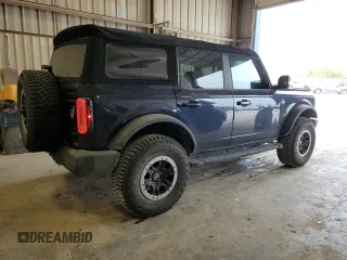 2021 Ford Bronco with VIN 1FMEE5DPXMLA91211, listed as a Copart auction lot 53406165 with 32,999 mi miles and Clean title. Bid and sale history available at DreamBid. Image 3.