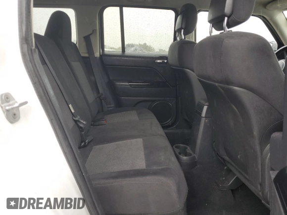 2011 Jeep Patriot Latitude z VIN 1J4NF1GB2BD280818, wystawiony jako Copart lot #56779975 z przebiegiem 172 738 mil mil oraz Czysty tytuł • Clean title. Historia ofert i sprzedaży dostępna na DreamBid. Obrazek 11.