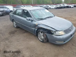 2003 Toyota Avalon XL z VIN 4T1BF28B63U331439, wystawiony jako IAAI lot #42161096 z przebiegiem 217 296 mil mil oraz . Historia ofert i sprzedaży dostępna na DreamBid. Obrazek 1.