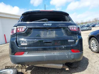 2023 Jeep Compass Latitude with VIN 3C4NJDBN9PT514039, listed as a IAAI auction lot 41852124 with 28,685 mi miles and . Bid and sale history available at DreamBid. Image 16.