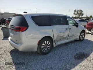 2024 Chrysler Pacifica Hybrid Select with VIN 2C4RC1S7XRR126898, listed as a Copart auction lot 56998225 with 25,971 mi miles and Clean title. Bid and sale history available at DreamBid. Image 3.