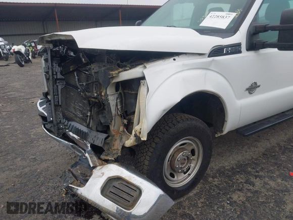 2015 Ford F-250 Lariat z VIN 1FT7W2BT8FEA55629, wystawiony jako IAAI lot #42285837 z przebiegiem 105 684 mil mil oraz . Historia ofert i sprzedaży dostępna na DreamBid. Obrazek 6.