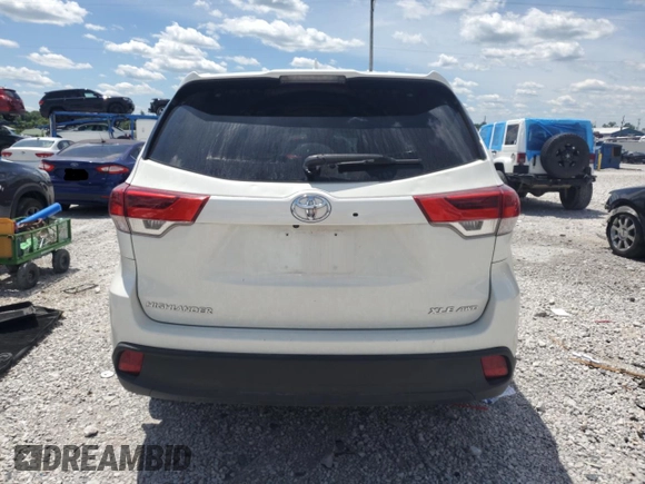 2018 Toyota Highlander SE z VIN 5TDJZRFH4JS801234, wystawiony jako Copart lot #58356715 z przebiegiem 140 265 mil mil oraz Szkoda całkowita • Salvage title. Historia ofert i sprzedaży dostępna na DreamBid. Obrazek 6.