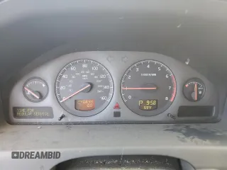 2002 Volvo V70 with VIN YV1SZ58D821058884, listed as a Copart auction lot 49517425 with 240,644 mi miles and Salvage title. Bid and sale history available at DreamBid. Image 9.