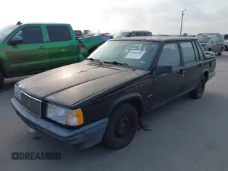 1991 Volvo 740 z VIN YV1FA8841M2525280, wystawiony jako IAAI lot #42151096 z przebiegiem 228 705 mil mil oraz . Historia ofert i sprzedaży dostępna na DreamBid. Obrazek 2.