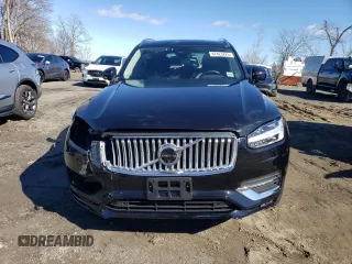 2025 Volvo XC90 Plus with VIN YV4062PE5S1303927, listed as a Copart auction lot 47423225 with 3,241 mi miles and Salvage Title. Bid and sale history available at DreamBid. Image 5.