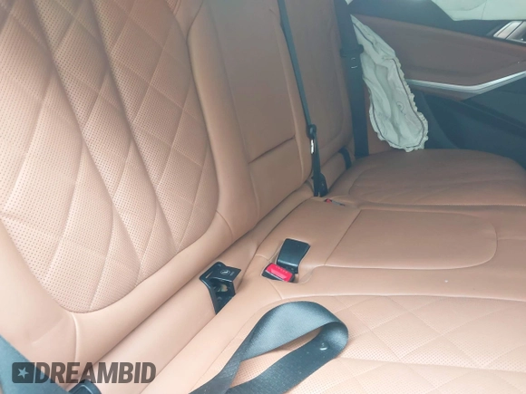 2023 BMW X5 xDrive40i z VIN 5UXCR6C08P9N95511, wystawiony jako IAAI lot #41901359 z przebiegiem 55 662 mil mil oraz . Historia ofert i sprzedaży dostępna na DreamBid. Obrazek 8.