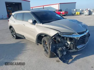 2021 Chevrolet Blazer LT z VIN 3GNKBHRS7MS530705, wystawiony jako IAAI lot #41669526 z przebiegiem 43 943 mil mil oraz . Historia ofert i sprzedaży dostępna na DreamBid. Obrazek 1.