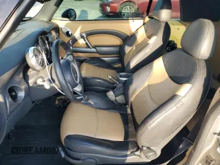 2008 MINI Convertible S z VIN WMWRH33558TJ45177, wystawiony jako Copart lot #79543814 z przebiegiem 102 421 mil mil oraz Szkoda całkowita • Salvage title. Historia ofert i sprzedaży dostępna na DreamBid. Obrazek 7.