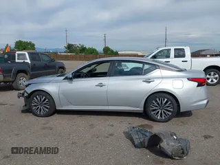 2023 Nissan Altima SV z VIN 1N4BL4DV4PN332376, wystawiony jako IAAI lot #42402867 z przebiegiem 51 763 mil mil oraz . Historia ofert i sprzedaży dostępna na DreamBid. Obrazek 15.