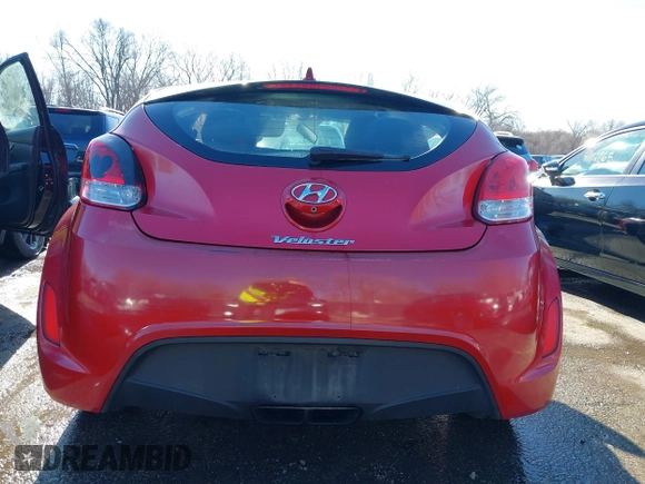 2016 Hyundai Veloster z VIN KMHTC6AD1GU260219, wystawiony jako IAAI lot #41114806 z przebiegiem 128 000 mil mil oraz . Historia ofert i sprzedaży dostępna na DreamBid. Obrazek 17.