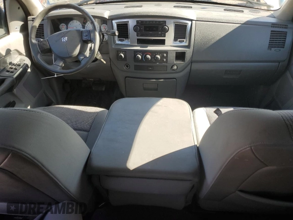 2008 Dodge 1500 SLT z VIN 1D7HU18N98S525108, wystawiony jako Copart lot #52197685 z przebiegiem 126 748 mil mil oraz Czysty tytuł • Clean title. Historia ofert i sprzedaży dostępna na DreamBid. Obrazek 8.