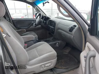 2005 Toyota Sequoia SR5 with VIN 5TDBT44A95S257043, listed as a IAAI auction lot 41562983 with 213,197 mi miles and . Bid and sale history available at DreamBid. Image 5.