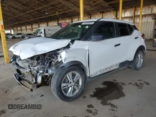 2020 Nissan Kicks S z VIN 3N1CP5BV8LL476537, wystawiony jako Copart lot #56000835 z przebiegiem 68 308 mil mil oraz Szkody całkowita. Historia ofert i sprzedaży dostępna na DreamBid. Obrazek 1.