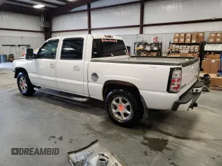 2005 GMC Sierra Denali z VIN 2GTEK63N651146747, wystawiony jako Copart lot #84715894 z przebiegiem 262 492 mil mil oraz Szkody całkowita. Historia ofert i sprzedaży dostępna na DreamBid. Obrazek 2.