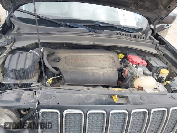 2020 Jeep Renegade Latitude with VIN ZACNJABB6LPL62935, listed as a IAAI auction lot 41487763 with 140,078 mi miles. Bid and sale history available at carsss.com. Image 10.