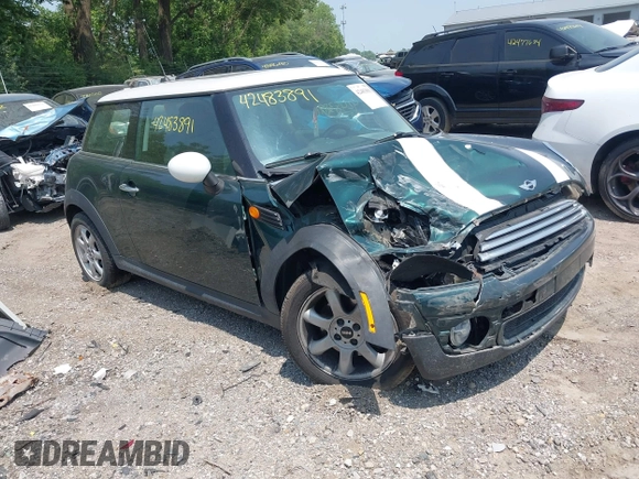 2009 MINI Hardtop z VIN WMWMF33549TU71313, wystawiony jako IAAI lot #42483891 z przebiegiem 122 577 mil mil oraz . Historia ofert i sprzedaży dostępna na DreamBid. Obrazek 1.