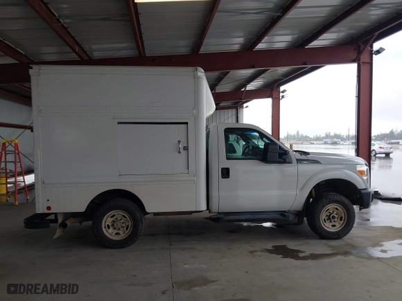 2015 Ford Super Duty F-250 SRW XL with VIN 1FDBF2B63FED21624, listed as a IAAI auction lot 41791384 with 465,396 mi miles. Bid and sale history available at carsss.com. Image 13.