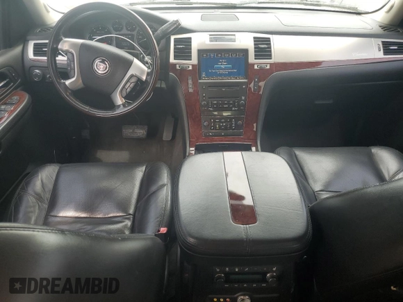 2008 Cadillac Escalade z VIN 1GYFK638X8R143922, wystawiony jako Copart lot #53095095 z przebiegiem 174 899 mil mil oraz Tytuł czysty. Historia ofert i sprzedaży dostępna na DreamBid. Obrazek 8.