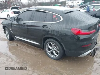 2023 BMW X4 xDrive30i z VIN 5UX33DT05P9R43464, wystawiony jako IAAI lot #41507571 z przebiegiem 32 914 mil mil oraz . Historia ofert i sprzedaży dostępna na DreamBid. Obrazek 3.