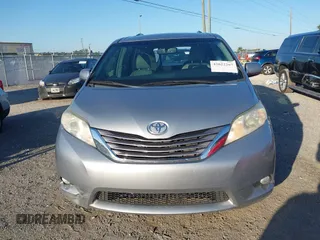2015 Toyota Sienna XLE with VIN 5TDYK3DC9FS610925, listed as a IAAI auction lot 42022267 with 153,997 mi miles. Bid and sale history available at carsss.com. Image 12.