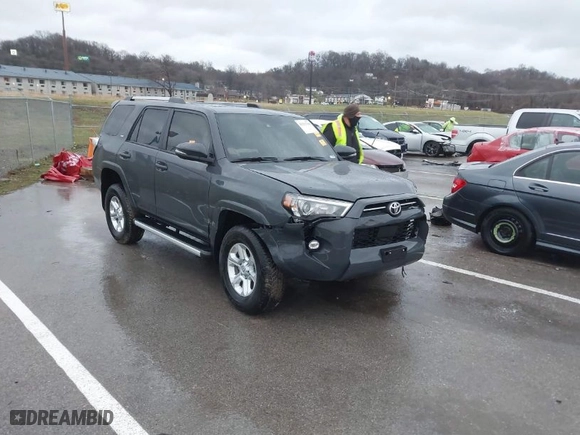2024 Toyota 4Runner SR5 Premium with VIN JTENU5JRXR6306925, listed as a IAAI auction lot 41212768 with 2,905 mi miles. Bid and sale history available at carsss.com. Image 1.