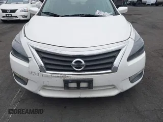 2013 Nissan Altima SV with VIN 1N4AL3AP4DN573233, listed as a IAAI auction lot 42163720 with 157,738 mi miles and . Bid and sale history available at carsss.com. Image 6.