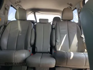2013 Toyota Sienna XLE AAS с VIN 5TDYK3DC6DS322289, выставлен на аукционе Copart как лот 54626135 с пробегом 131 203 миль миль и Списание • Salvage title. История ставок и продаж доступна на DreamBid. Изображение 10.