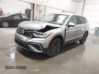 2024 Volkswagen Tiguan SE with VIN 3VV2B7AXXRM098733, listed as a IAAI auction lot 42544697 with 26,034 mi miles and . Bid and sale history available at DreamBid. Image 17.