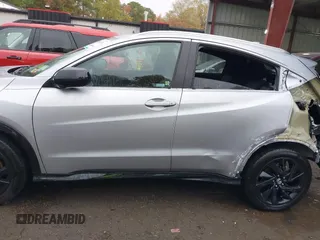 2022 Honda HR-V Sport with VIN 3CZRU6H18NM774913, listed as a IAAI auction lot 40843376 with 14,351 mi miles. Bid and sale history available at carsss.com. Image 15.