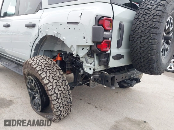 2024 Ford Bronco Raptor with VIN 1FMEE0RRXRLB33753, listed as a IAAI auction lot 42465984 with 1,702 mi miles and . Bid and sale history available at DreamBid. Image 6.