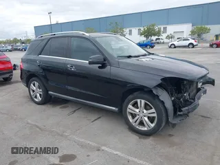 2014 Mercedes-Benz M ML 350 with VIN 4JGDA5JB9EA408134, listed as a IAAI auction lot 42064798 with 118,838 mi miles. Bid and sale history available at carsss.com. Image 1.
